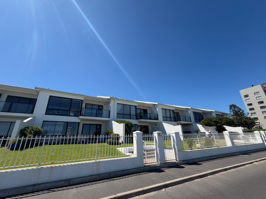 To Let 2 Bedroom Property for Rent in Bloubergstrand Western Cape